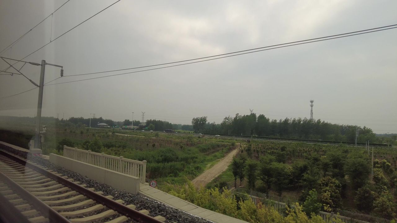 交通运输行驶高铁窗外风景实拍 