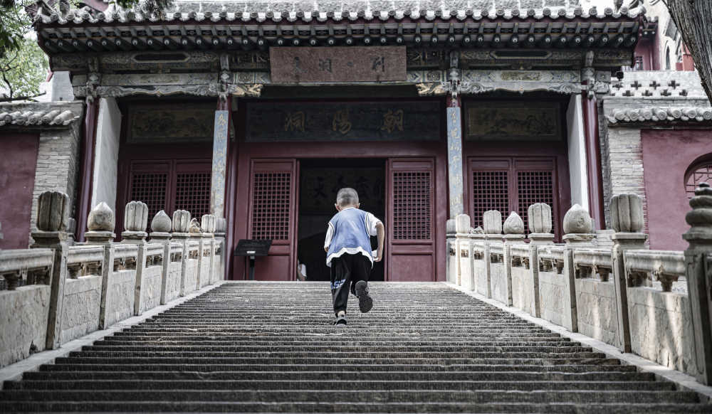 奔跑的孩子