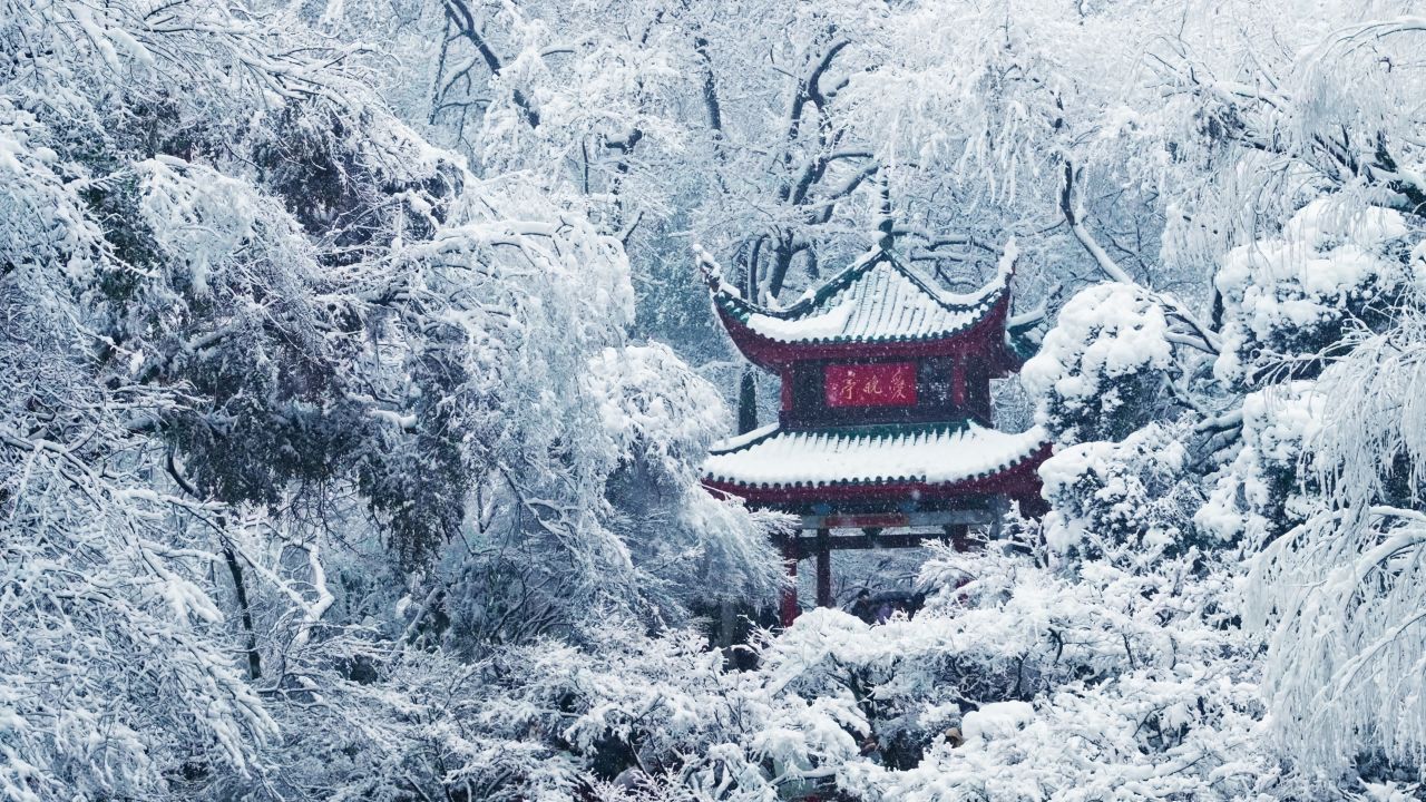 湖南长沙岳麓山爱晚亭雪景航拍 29