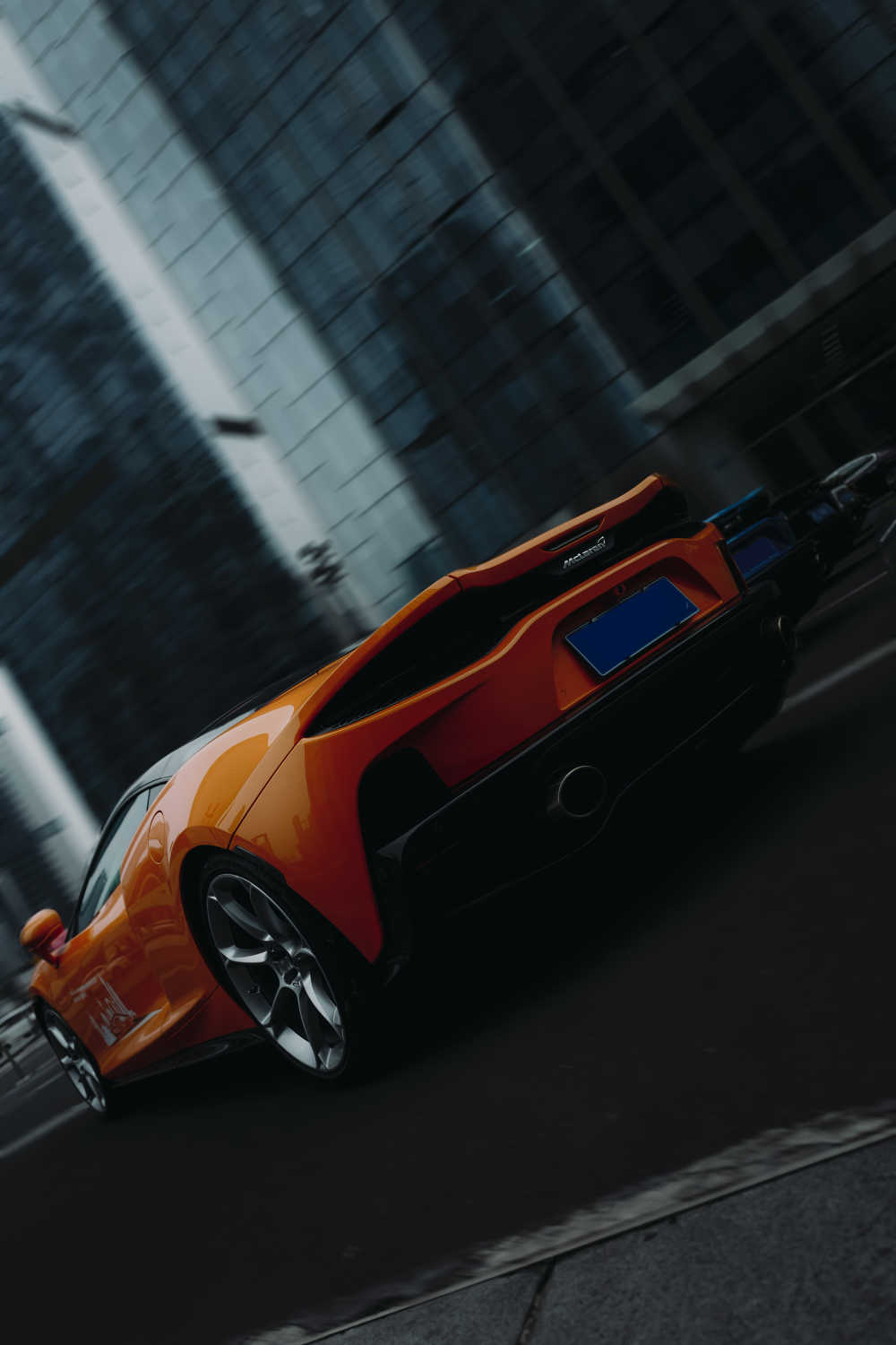亮橙色汽车类迈凯伦GT