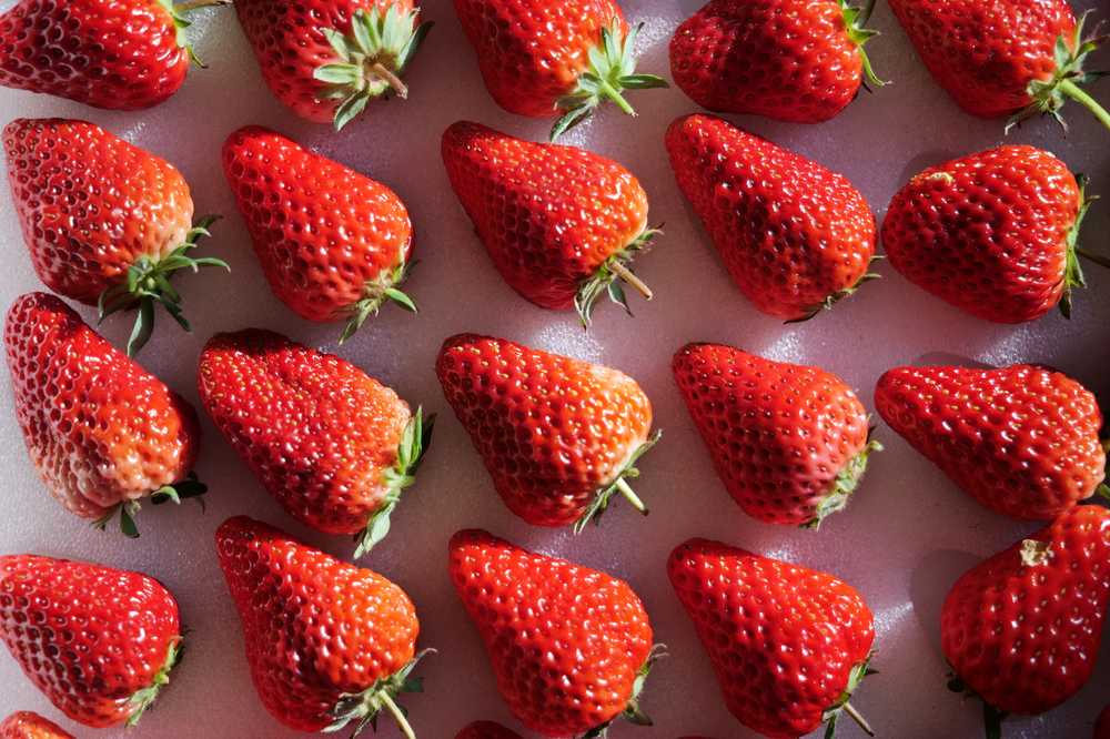 草莓水果几何排列