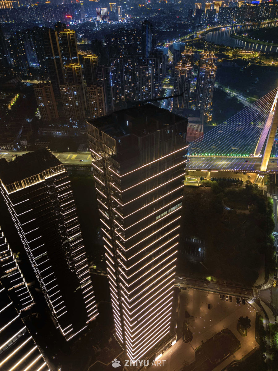都市夜景：灯火辉煌的城市