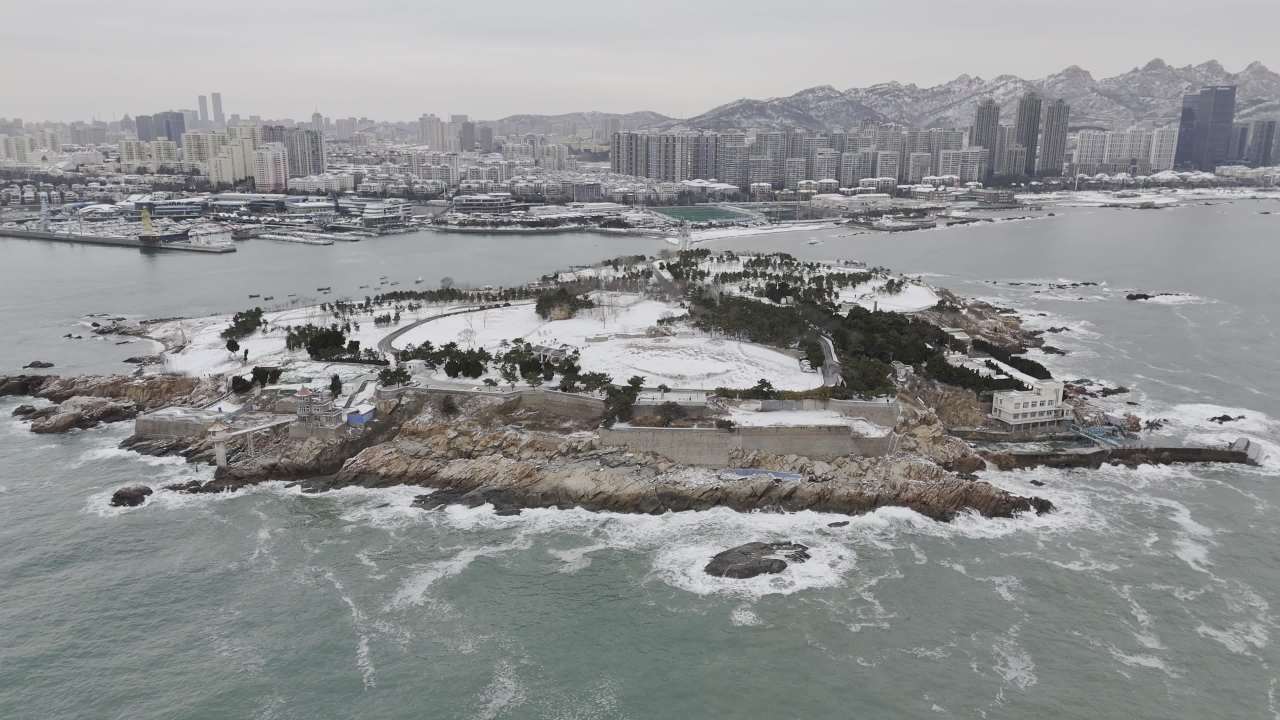 青岛小麦岛海边雪景航拍 19