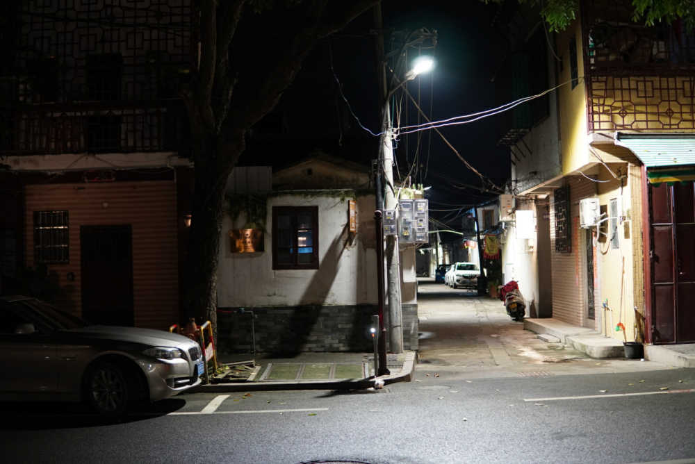 西湖夜景街拍