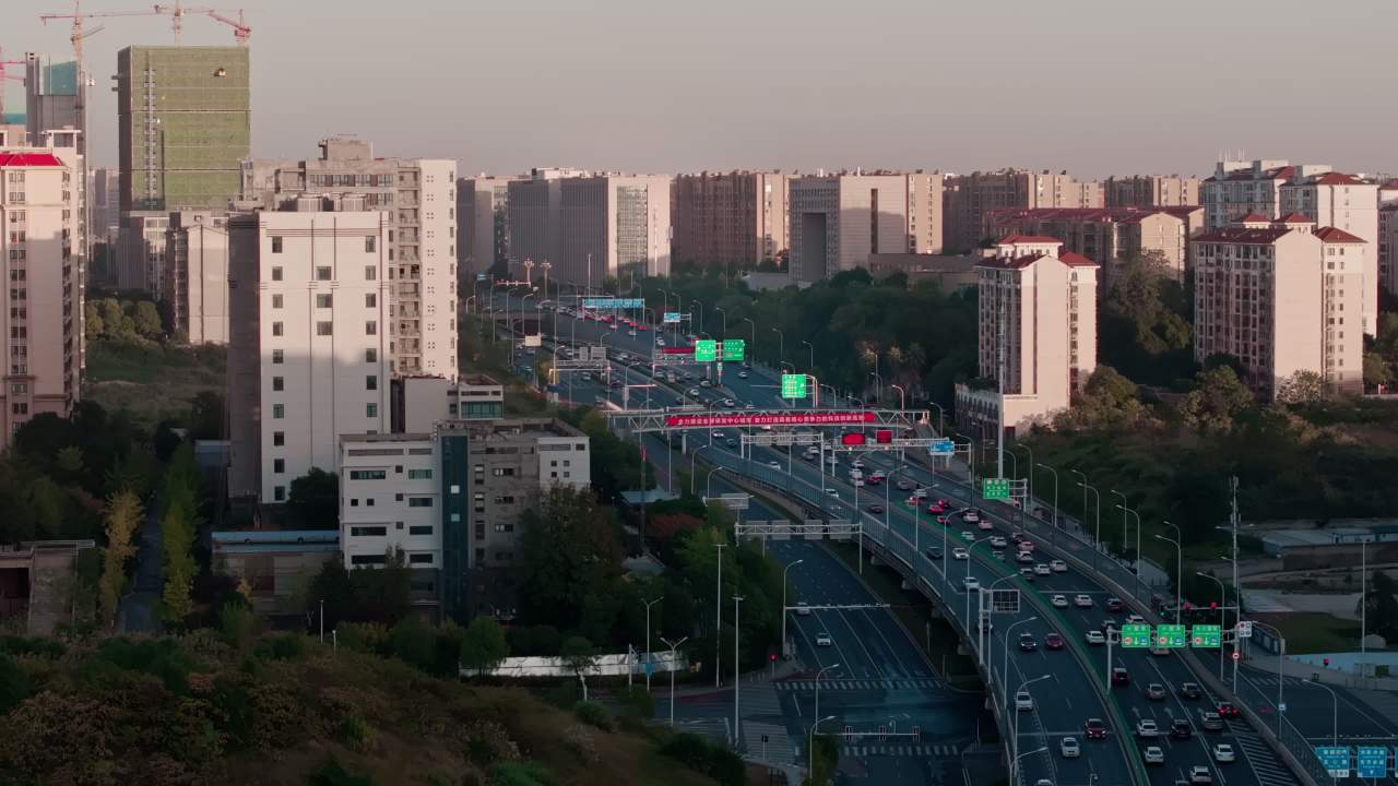 湖南长沙湘府路大桥城市建筑交通车流航拍 1