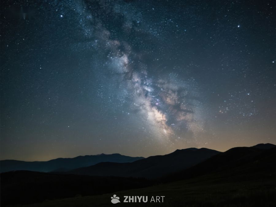 夜空银河与山峦剪影 392