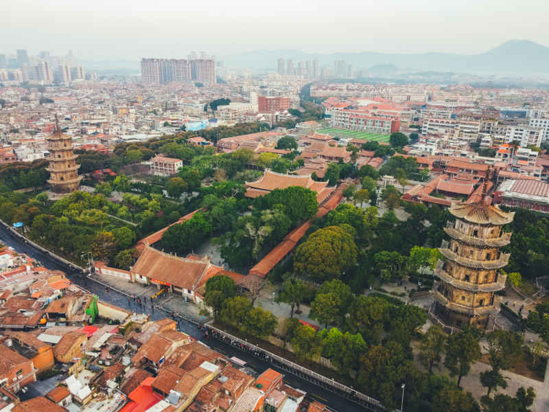 航拍福建泉州古城区建筑风光 41