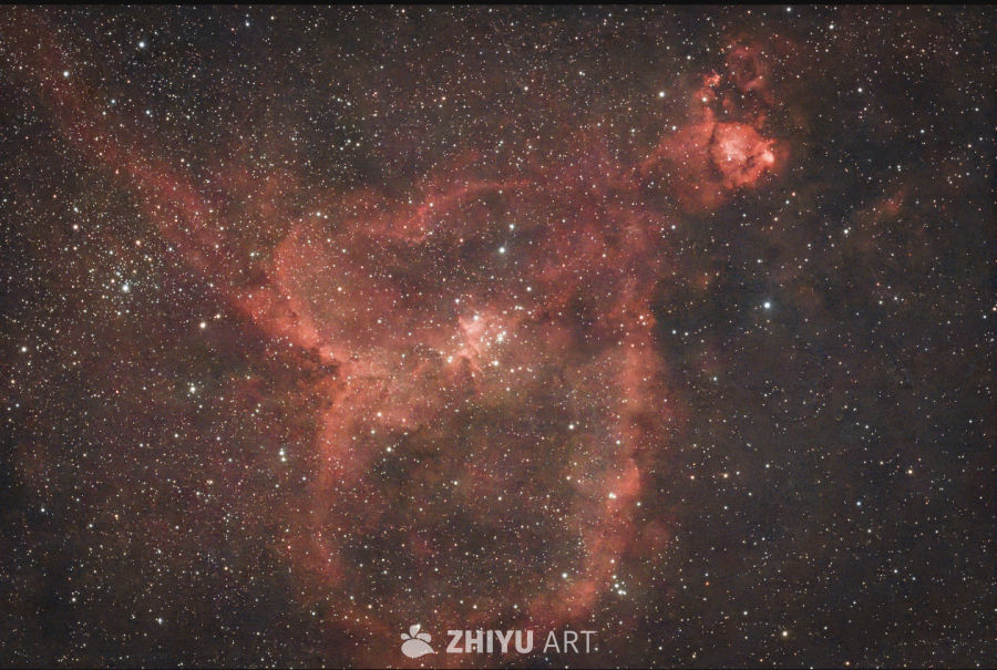 红色星云的神秘之美