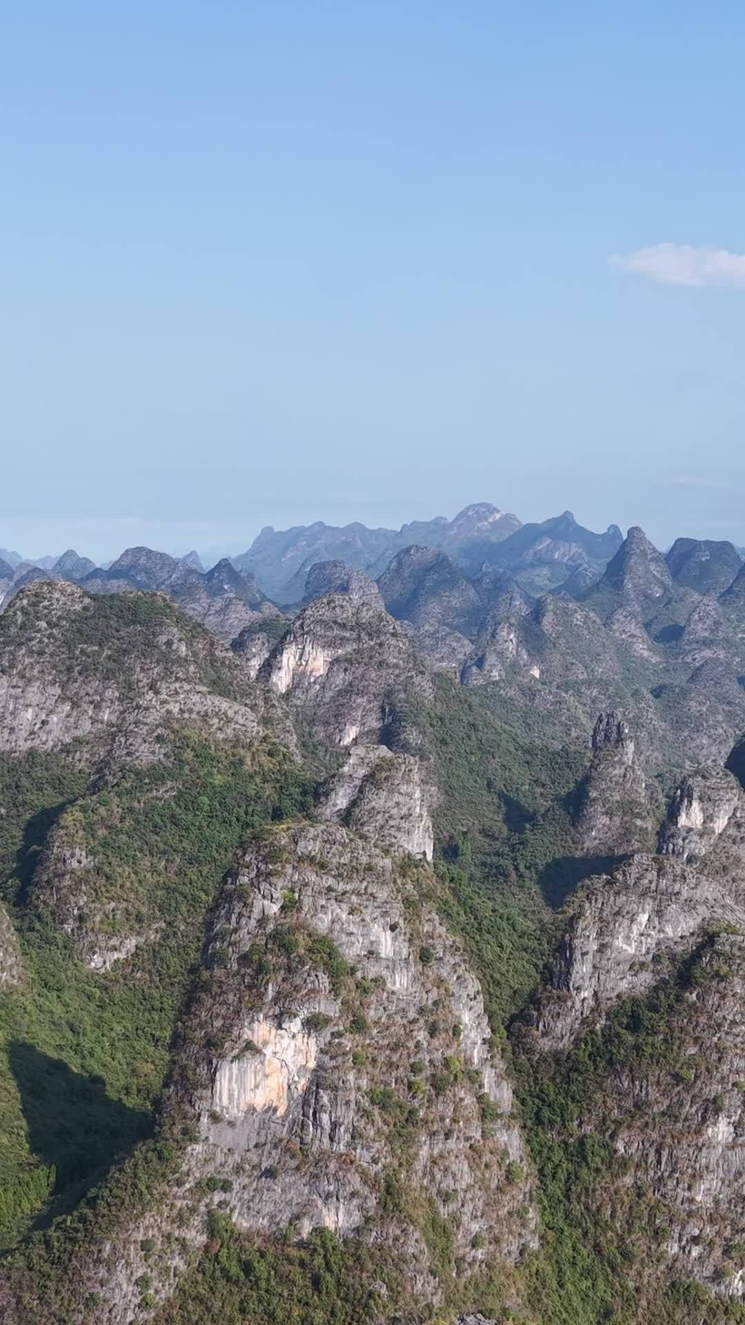 竖版航拍广西桂林山水风光 (15)