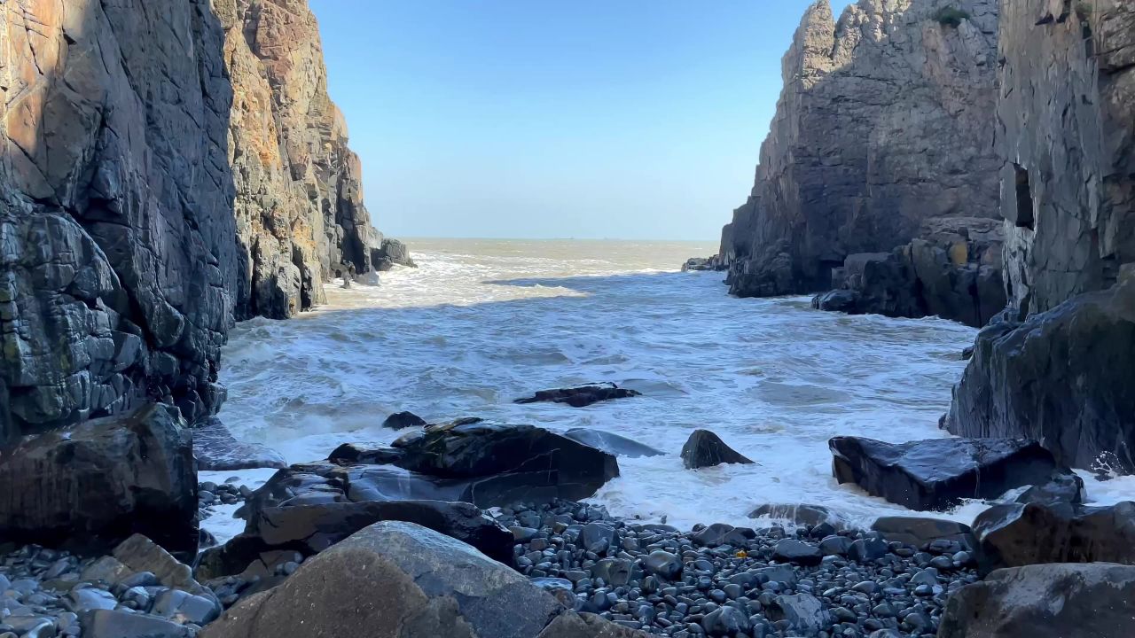 峡湾海浪