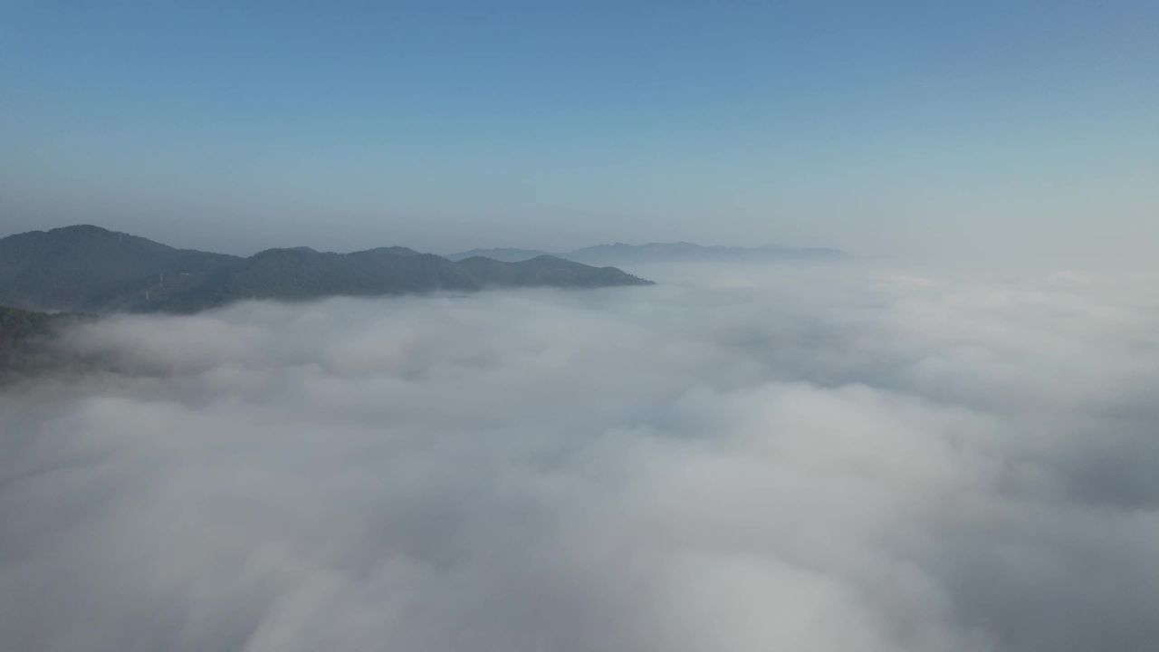 祖国壮丽河山清晨云海云雾缭绕航拍 