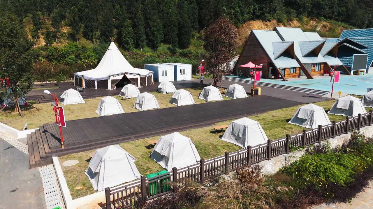 宁静的户外露营基地