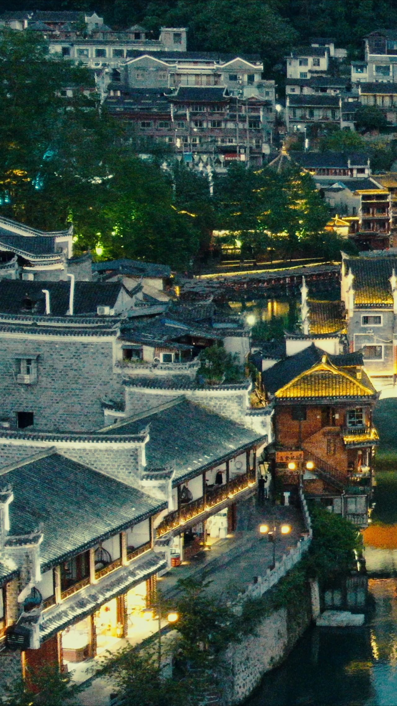 湖南湘西凤凰古城夜景竖屏