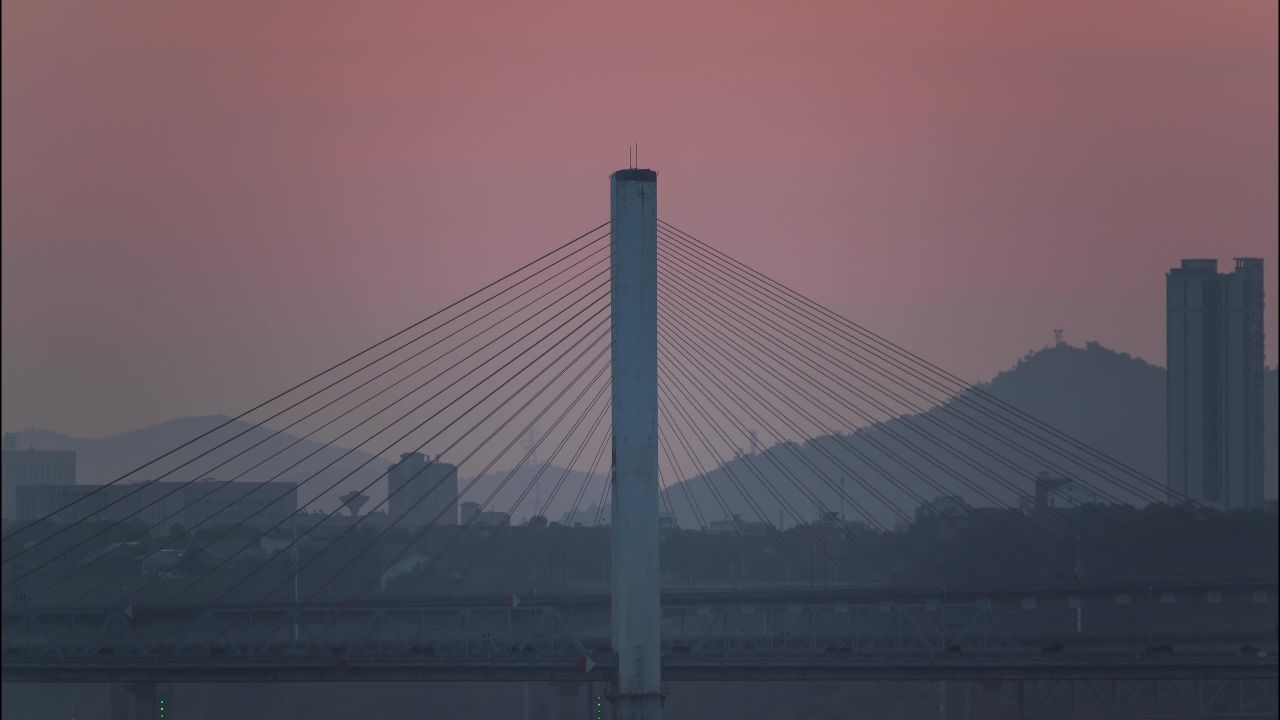 城市日出悬日
