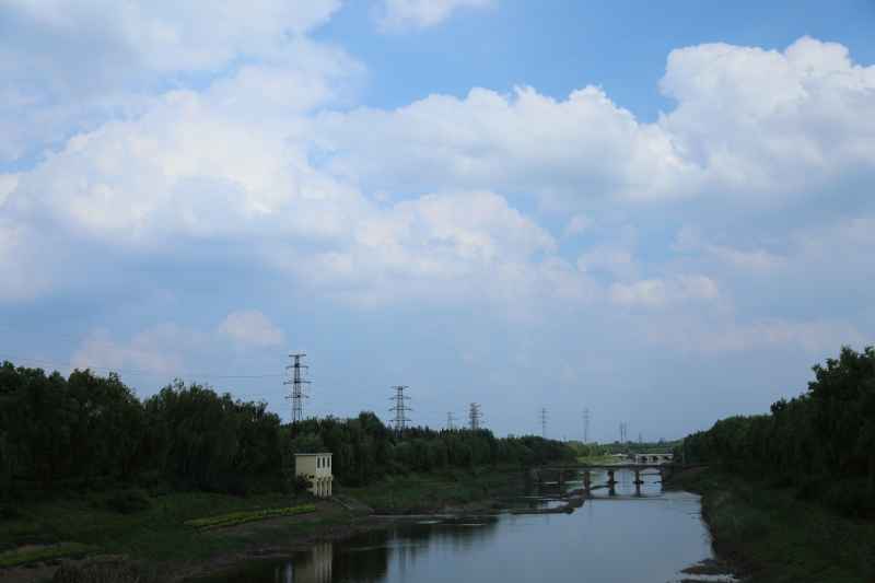 乡村小溪景色
