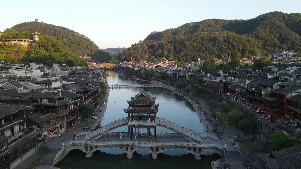 湖南湘西凤凰古城著名旅游景区航拍 