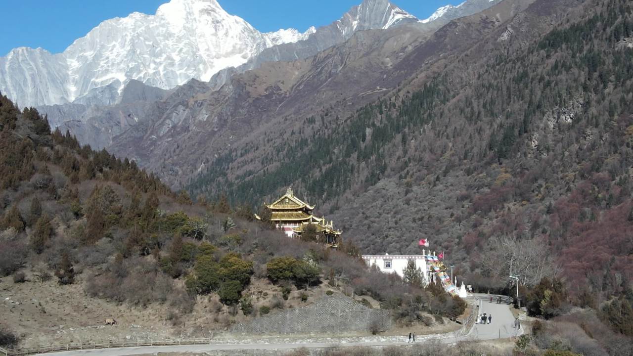 四姑娘雪山及周边雪山 2