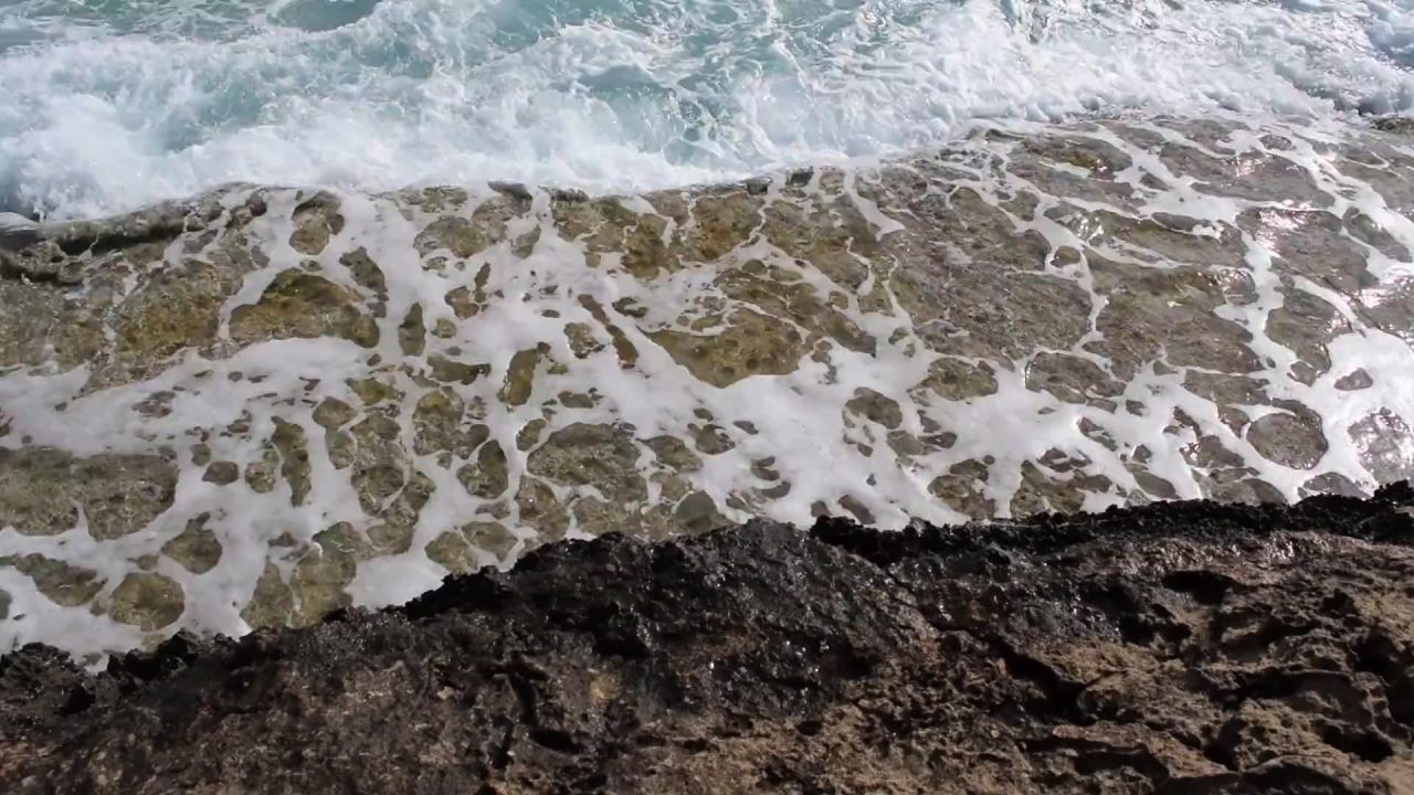 波砸海海岸