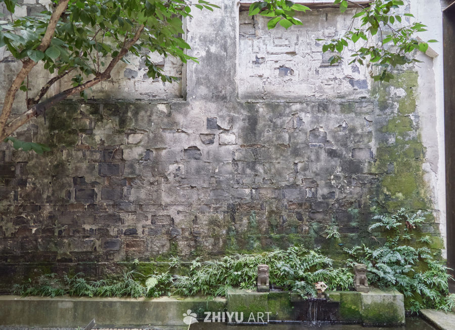 繁花书房内的古旧砖墙