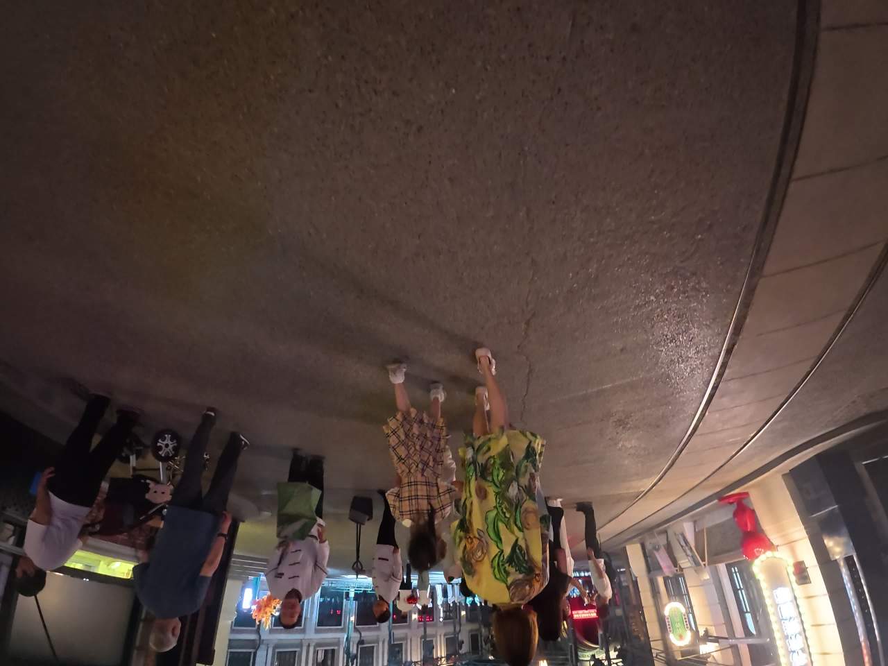 倒置的城市夜景