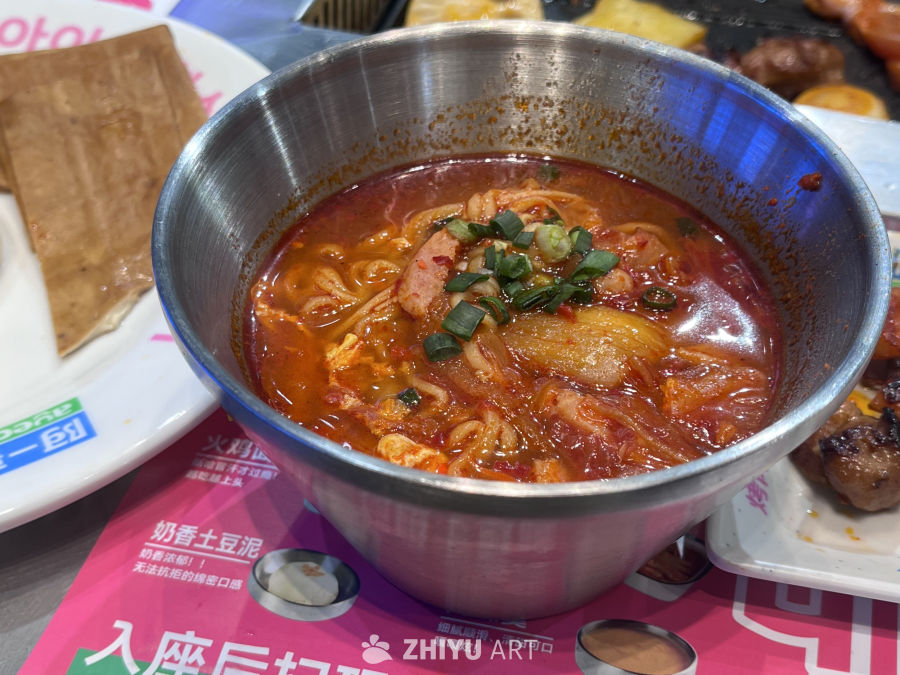 韩式泡菜面：辣而不燥的美味