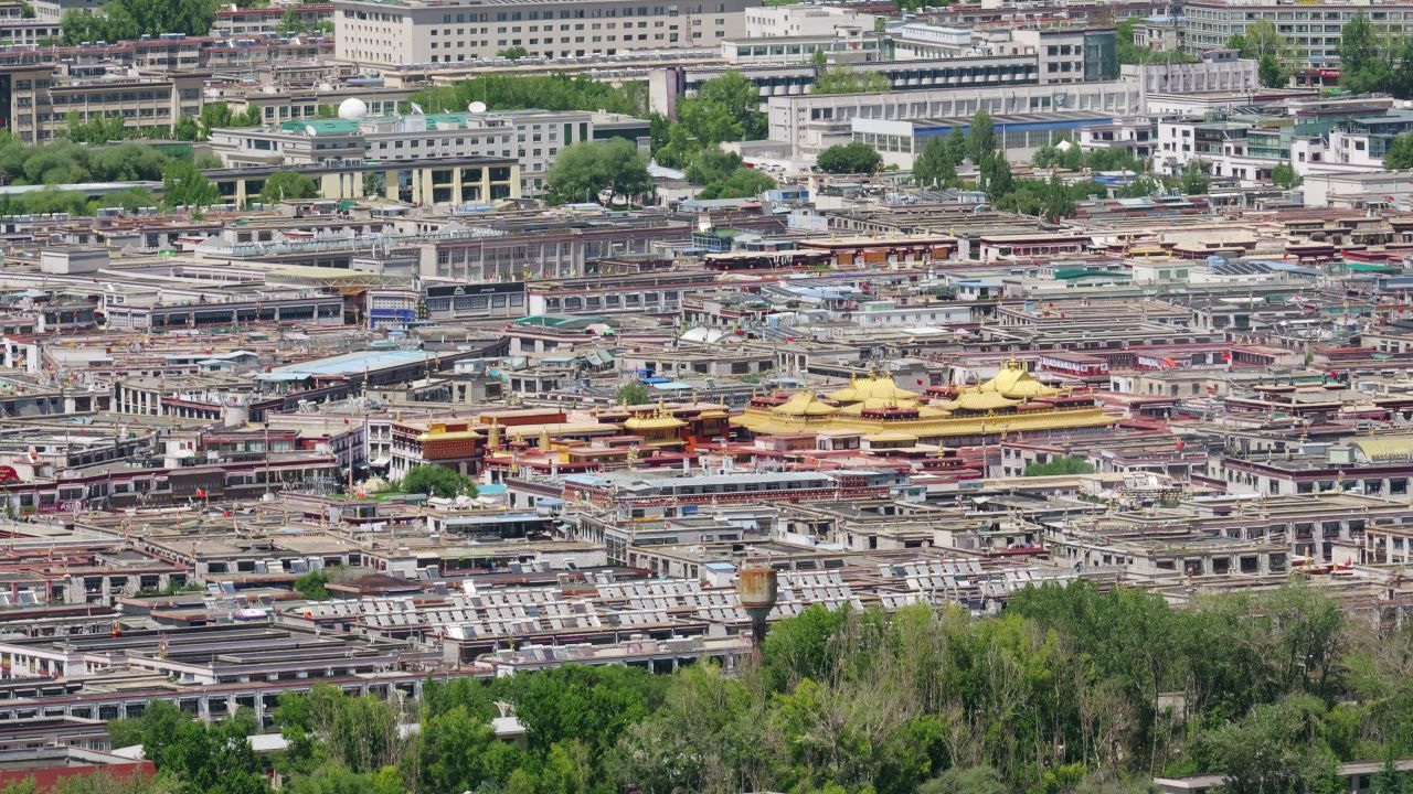 西藏拉萨布达拉宫城市建筑风光