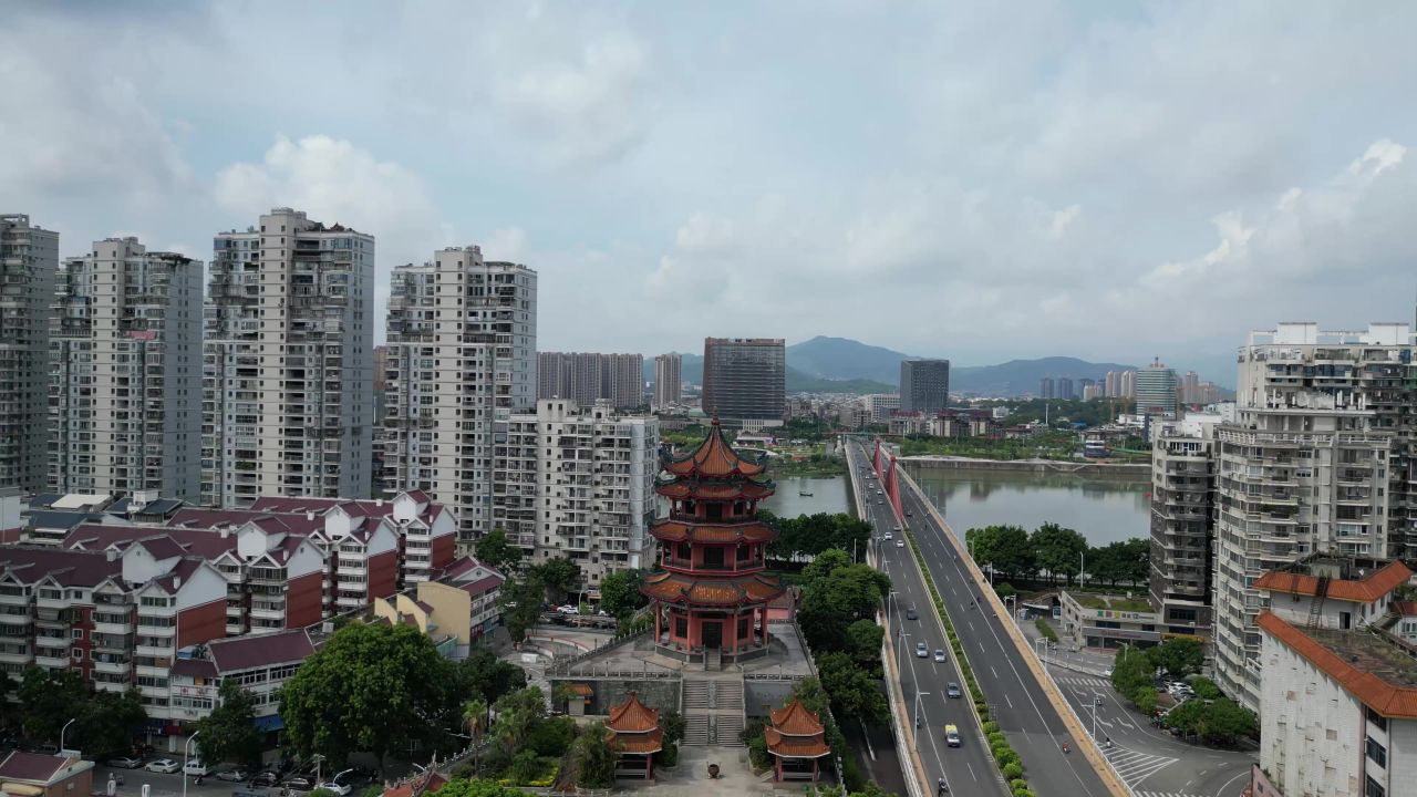 航拍福建漳州威镇阁