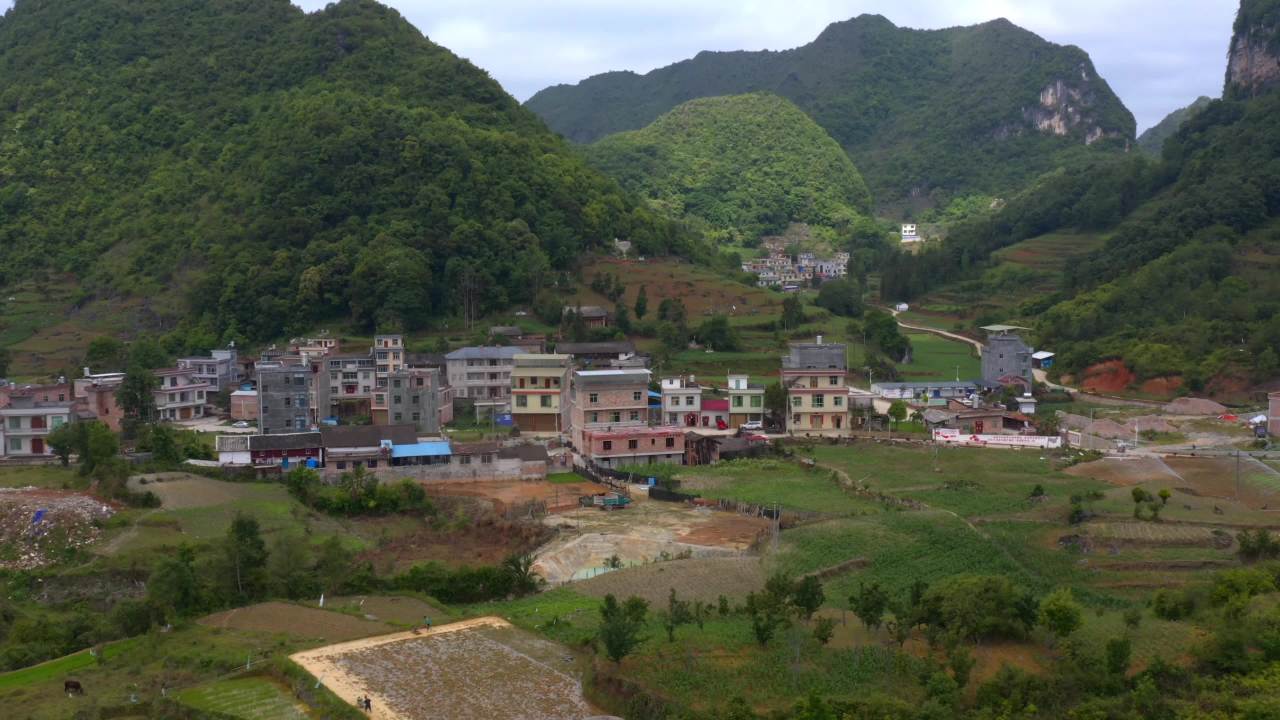 山间小村的宁静生活