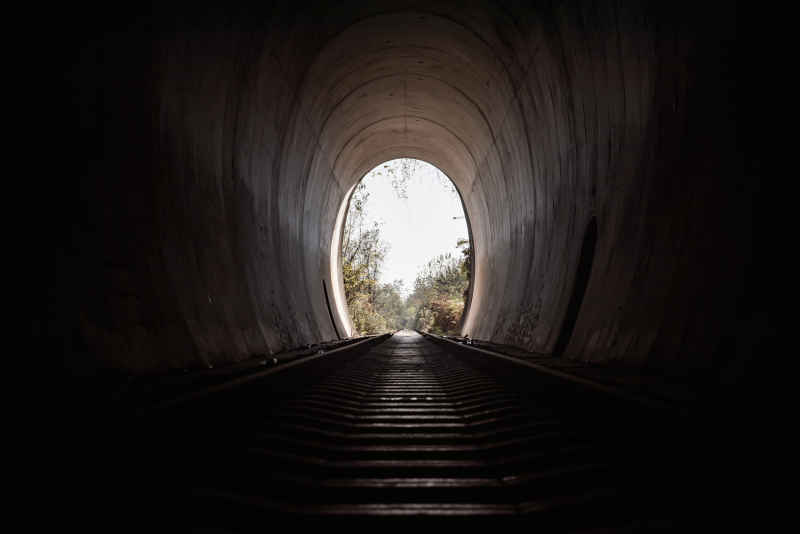 废弃隧道