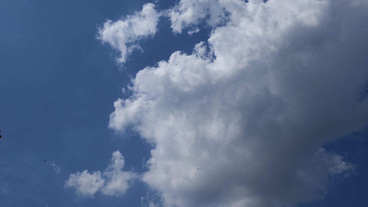 4K蓝天白云云走 快速翻滚的白云延时摄影