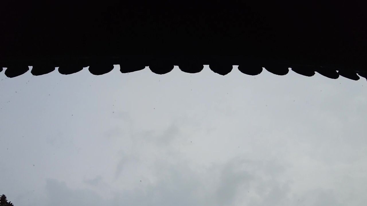  寺庙下雨素材苏州北寺塔实拍