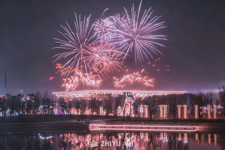 烟火入镜，新年大吉。