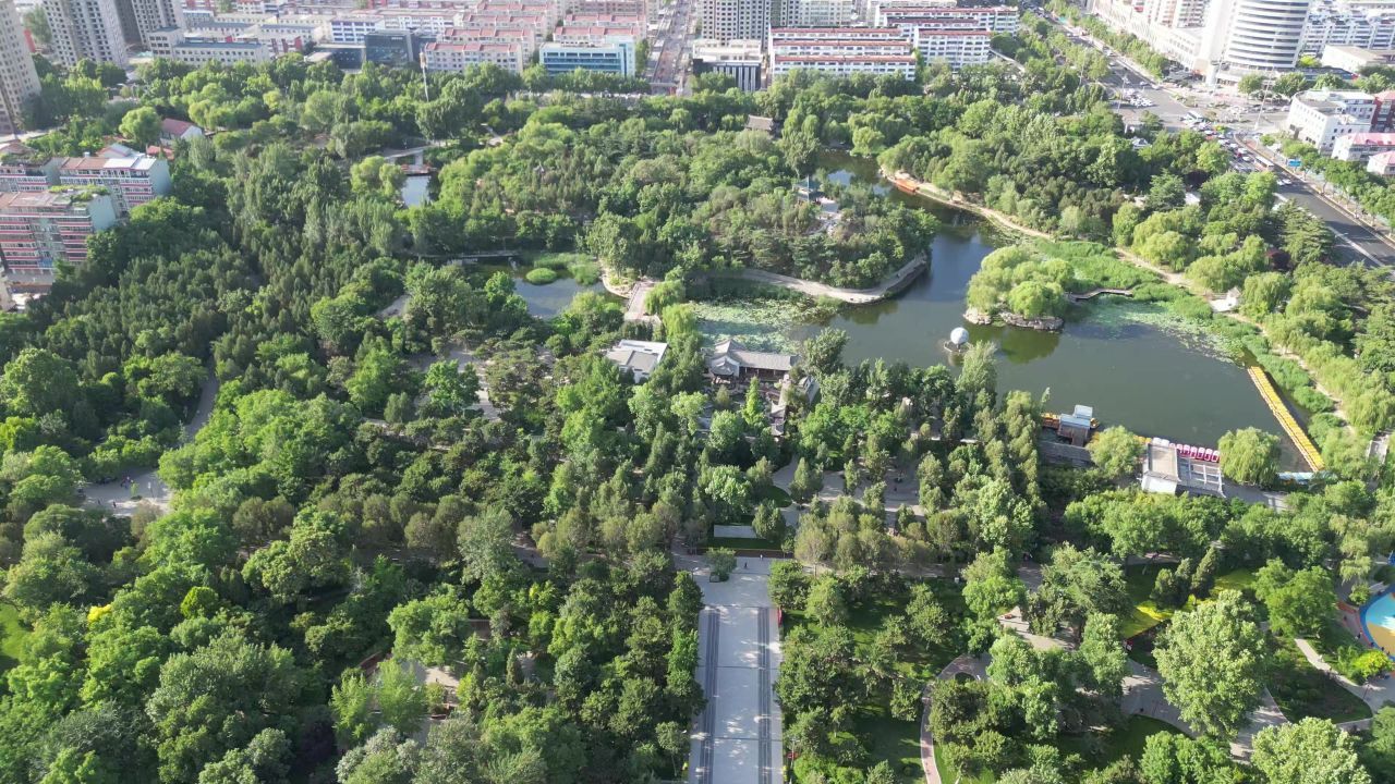 航拍河北保定竞秀公园