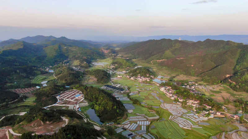 山川丘陵农田农业种植航拍图 