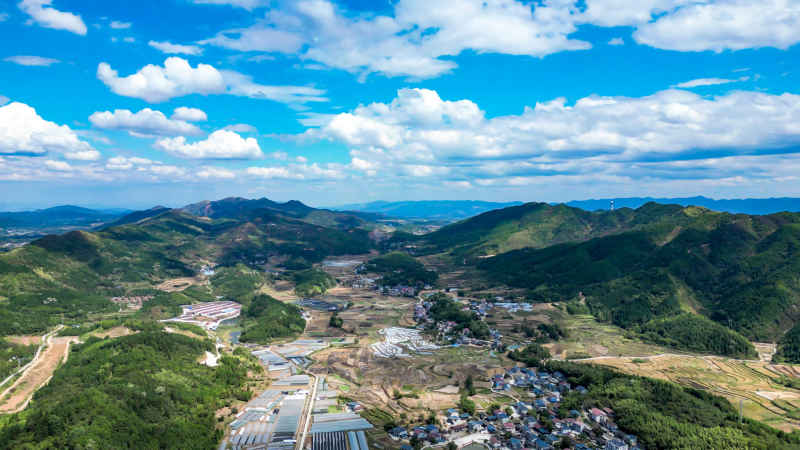 山川丘陵农田农业种植航拍图 