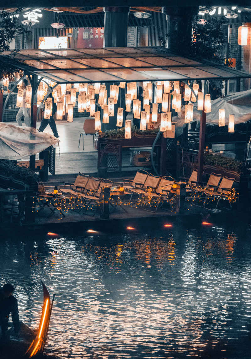 溪边小店
