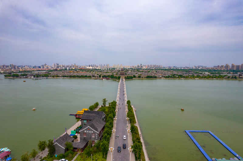山东聊城东昌湖中华水上古城航拍图 