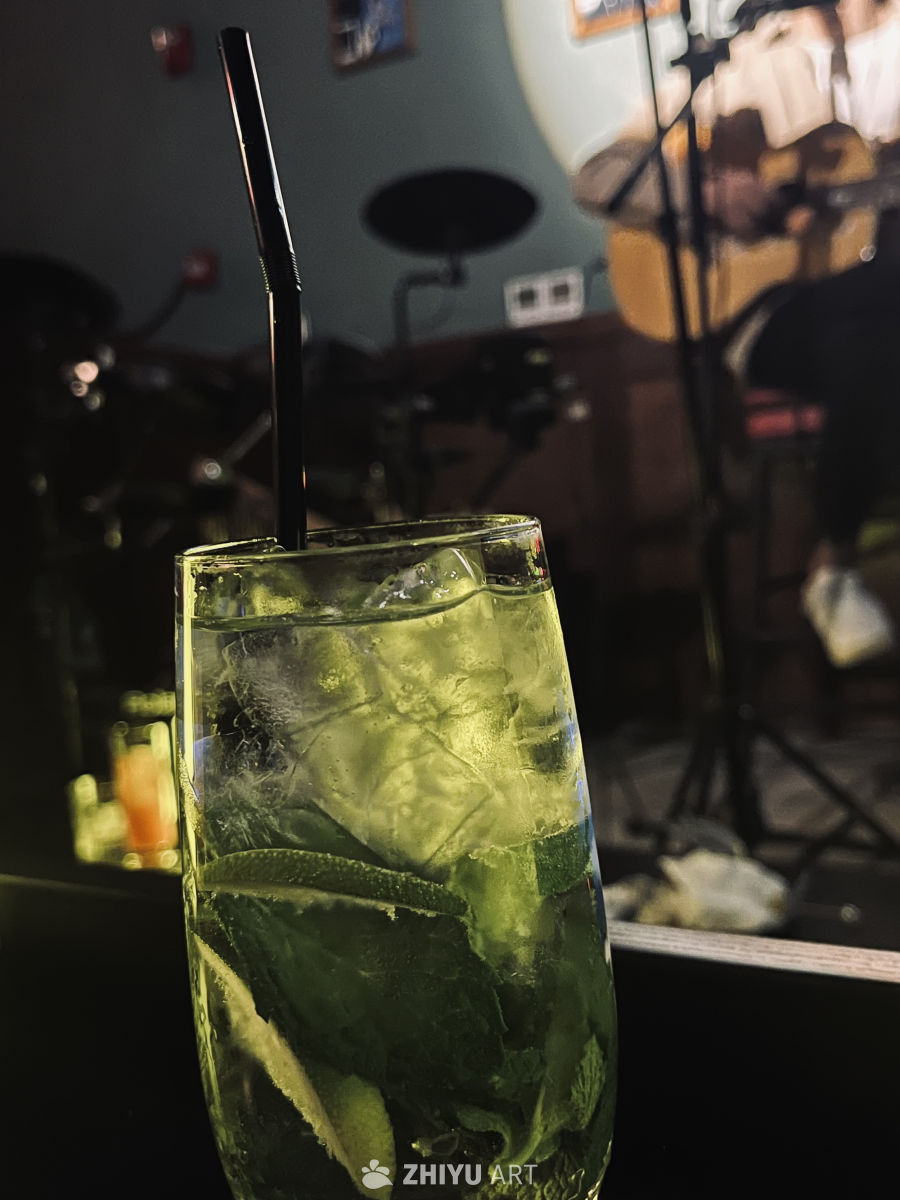 夜晚的鸡尾酒时光