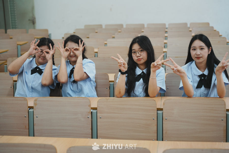 青春校园：手语表达的快乐时光