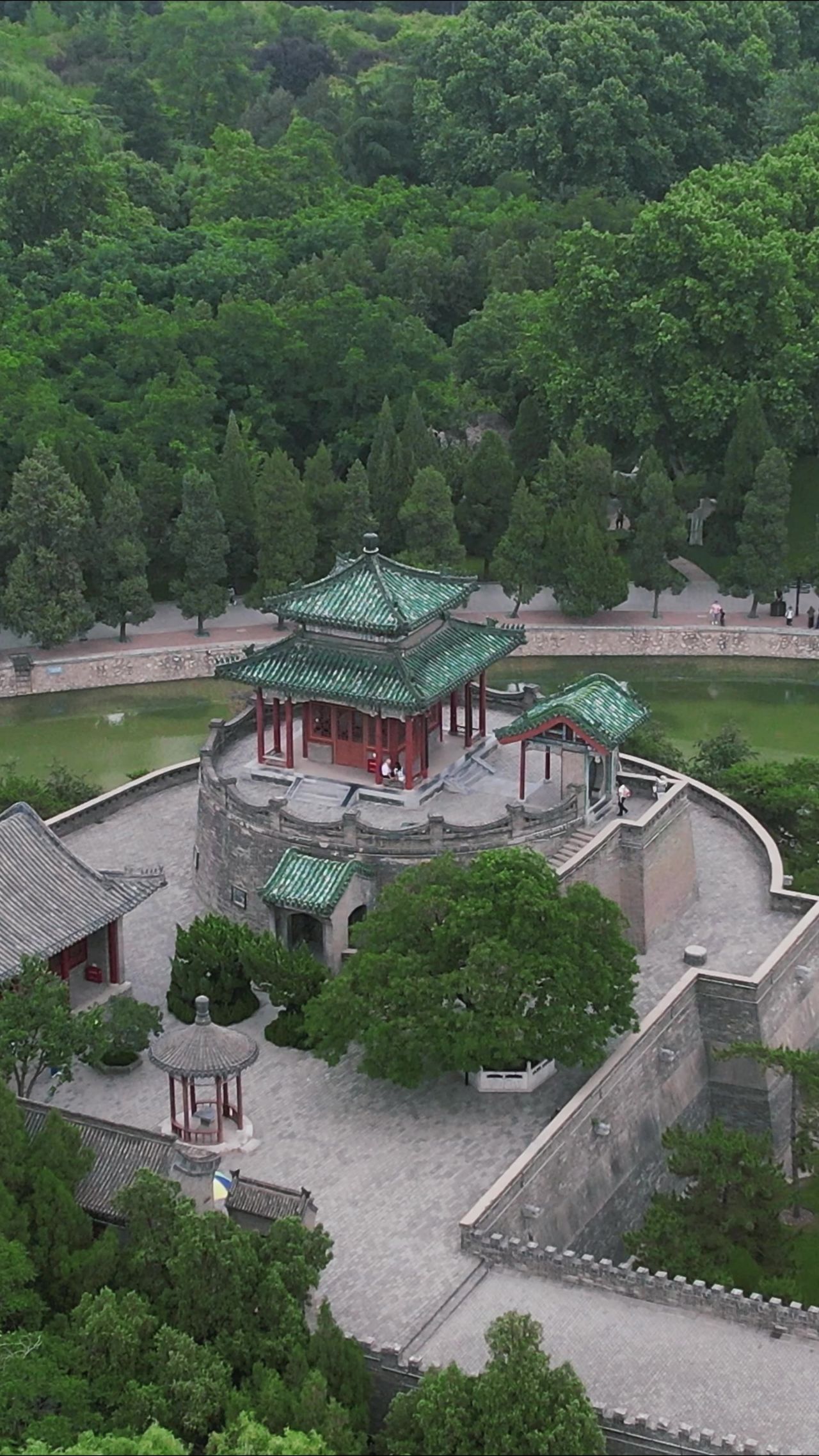 河北邯郸丛台公园竖屏航拍 