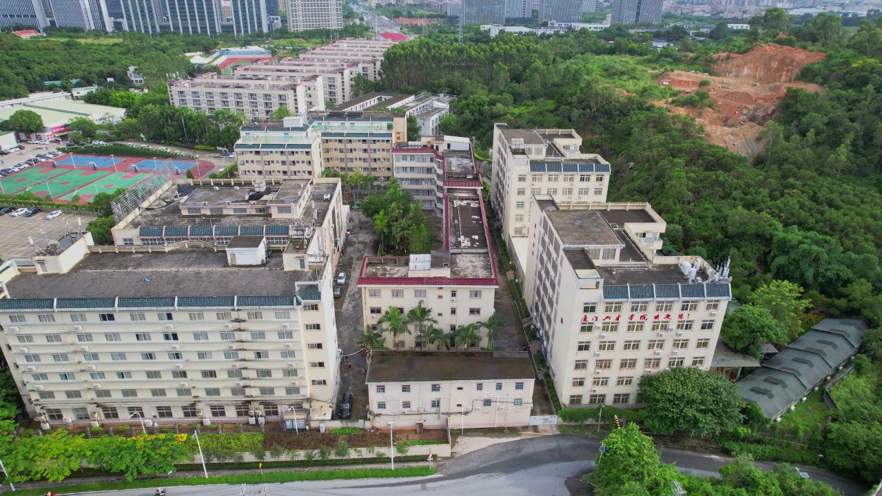 航拍厦门兴才学院合 10