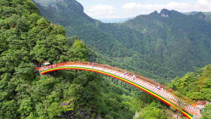 航拍湖北神农架天燕景区彩虹桥