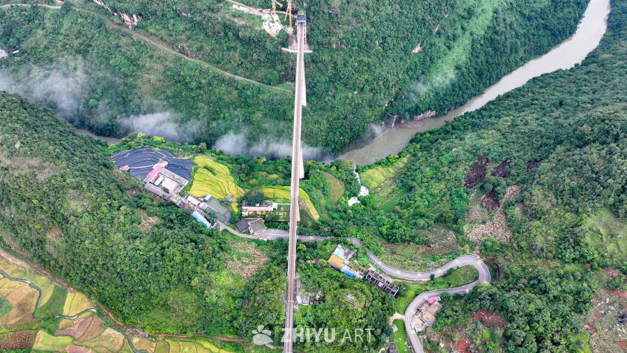 航拍铁路火车桥梁 峡谷瀑布 9