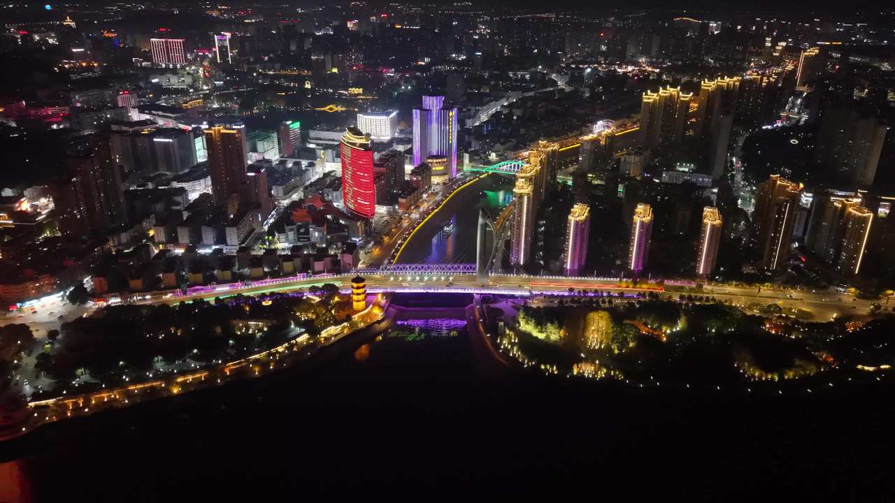 璀璨夜色下的都市风光
