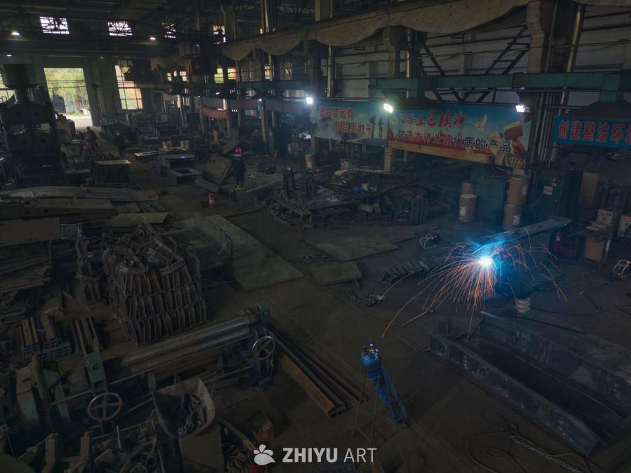 车间里的火花交响