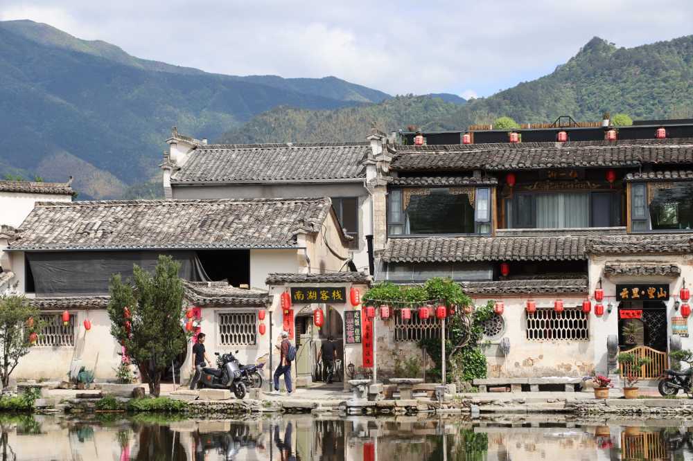 宏村南湖畔，如诗如画