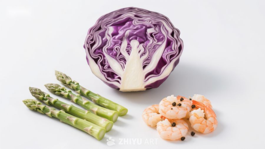 紫甘蓝、芦笋与虾仁的清新组合
