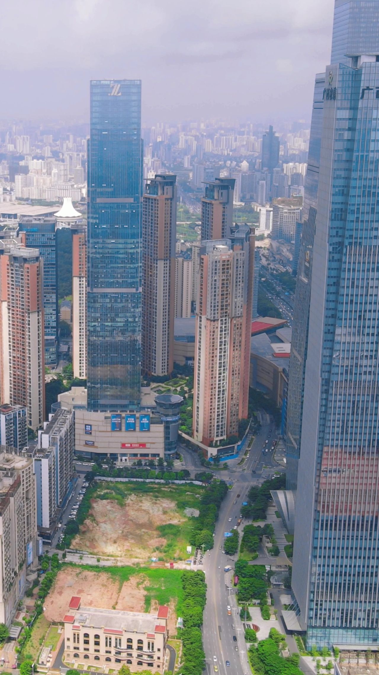 4K航拍广西东盟商务区城市高楼建筑