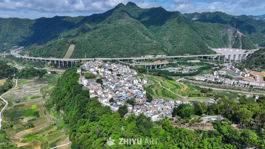 航拍大山深处高速公路 1