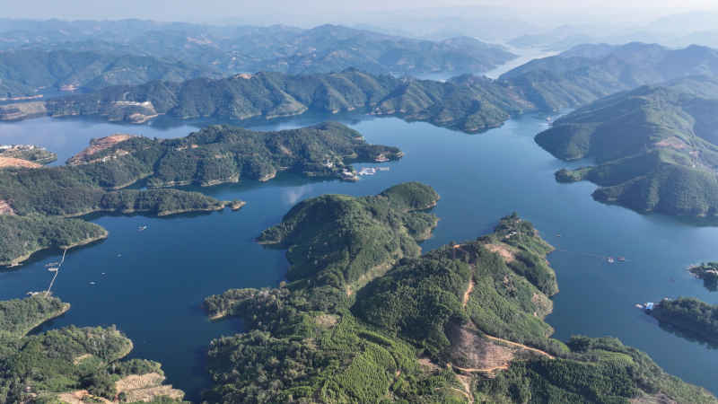 大美山川  水墨万峰湖